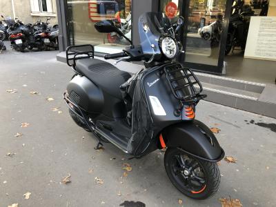 VESPA GTS SUPER SPORT