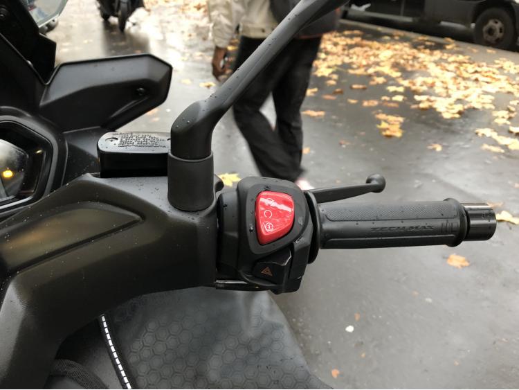 YAMAHA XMAX 300 Tech Max GARANTIE 07/2030