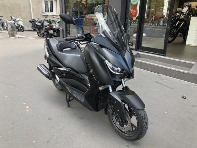YAMAHA XMAX 125