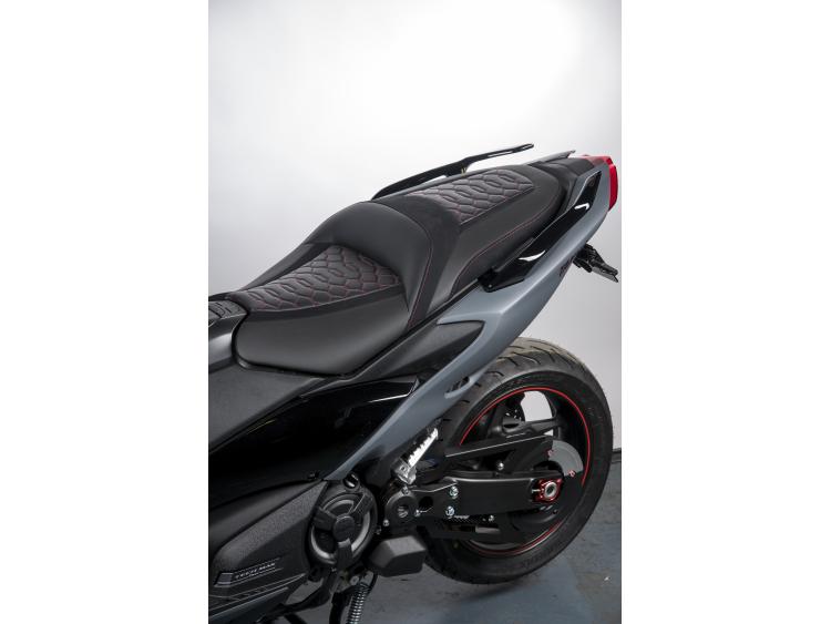 TMAX 560 TANK M